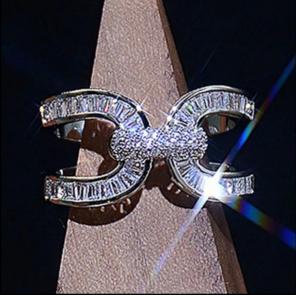 925 Silver Baguette Ring - Picture 4 of 16